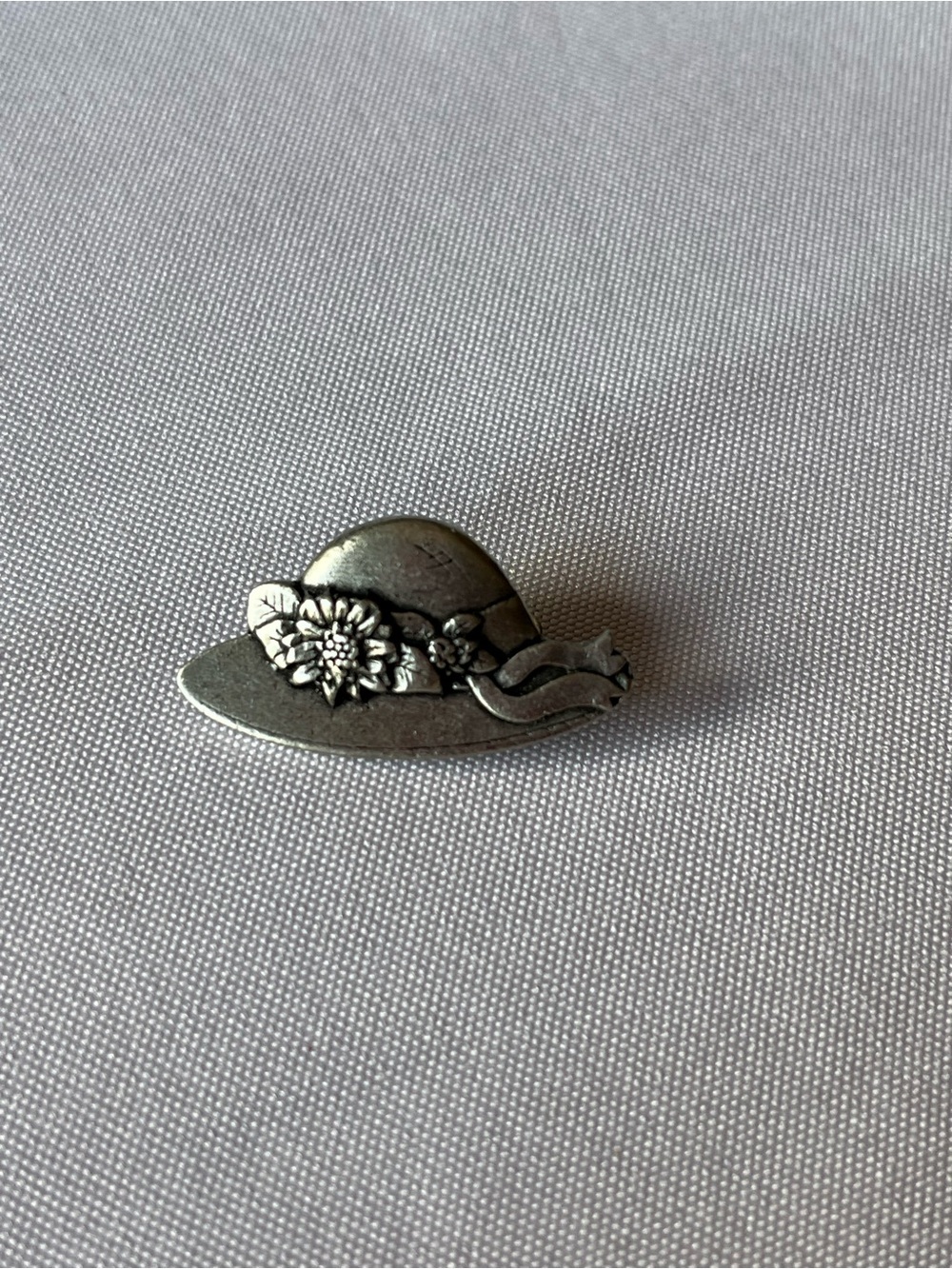 Vintage Silver Tone Pewter Hat Brooch with Flowers and Ribbon
